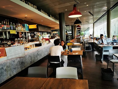 母校のレストランでランチ1